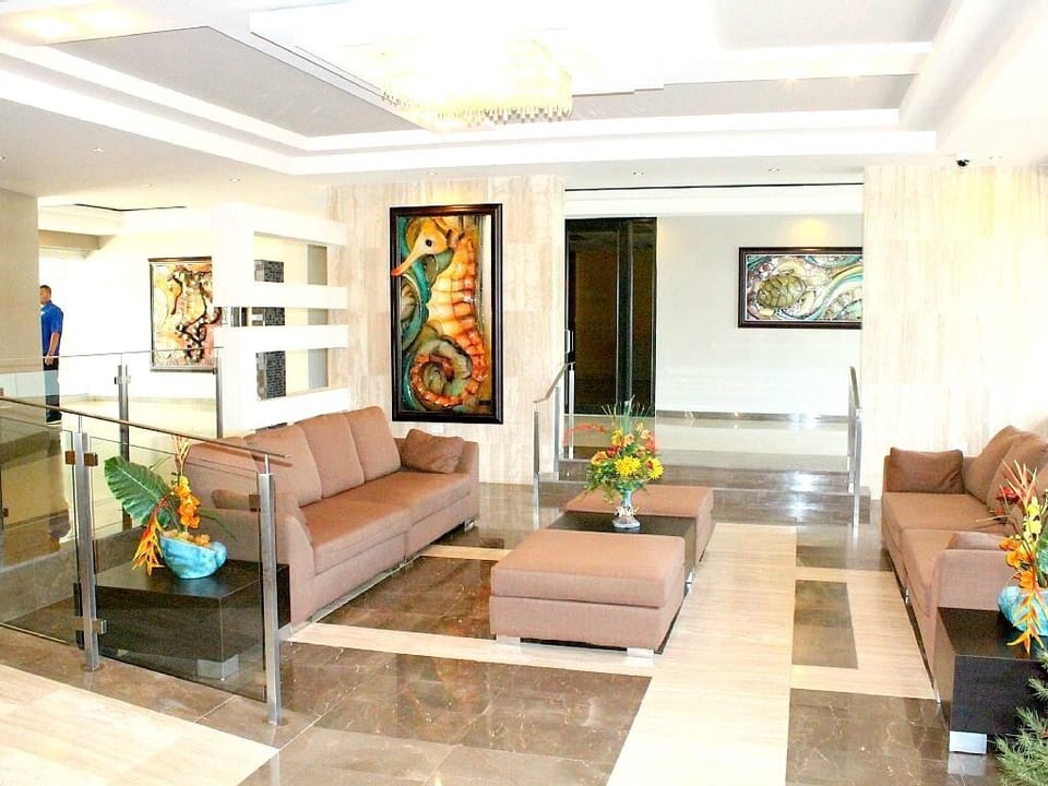 LUXURIOUS BUILDING LOBBY with WiFi