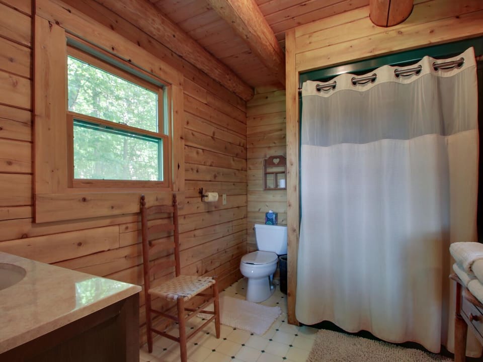 Queen sleigh bedroom bathroom