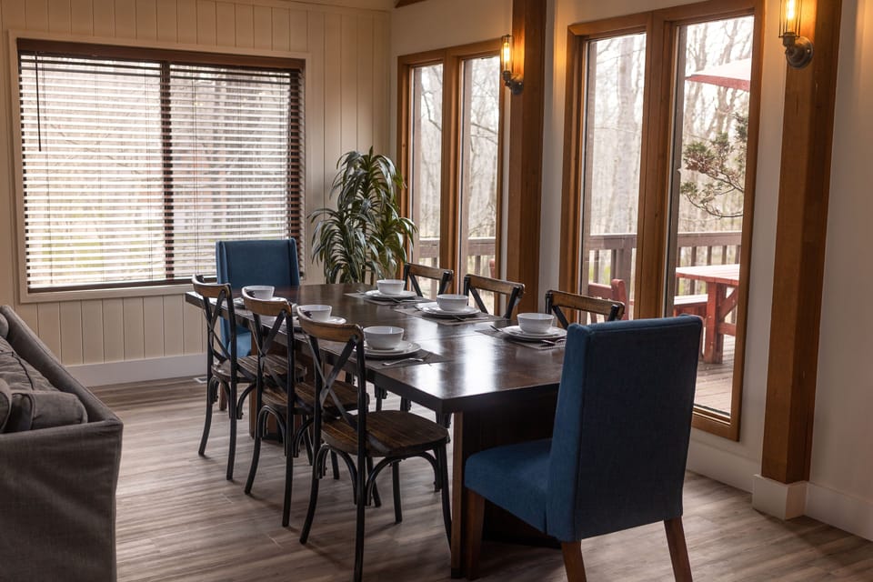 Seating for a family of 8 around the dining table