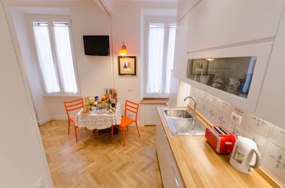 Full kitchen