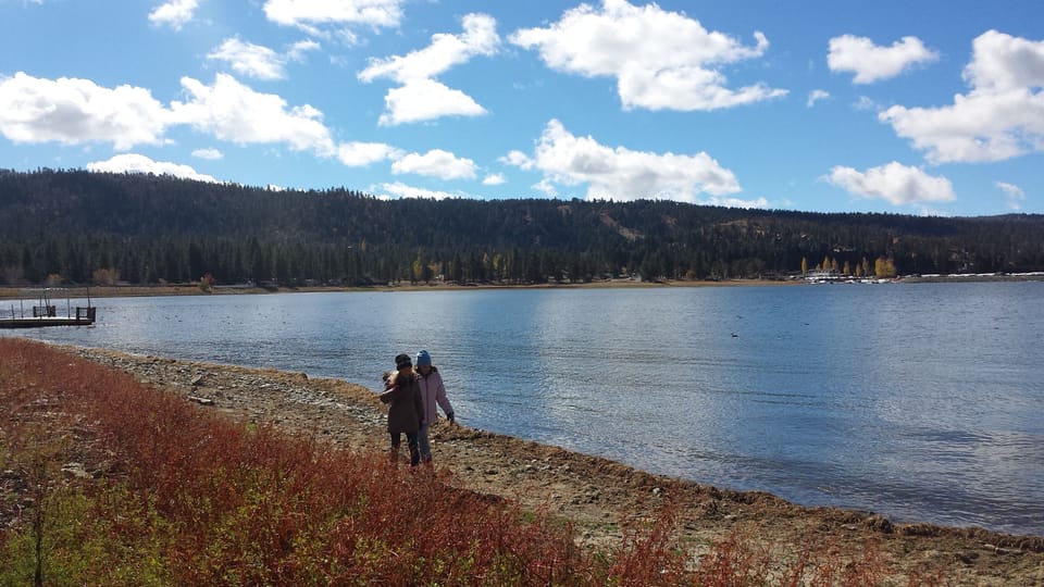 a stroll on the lake, within a 5 min walk! 