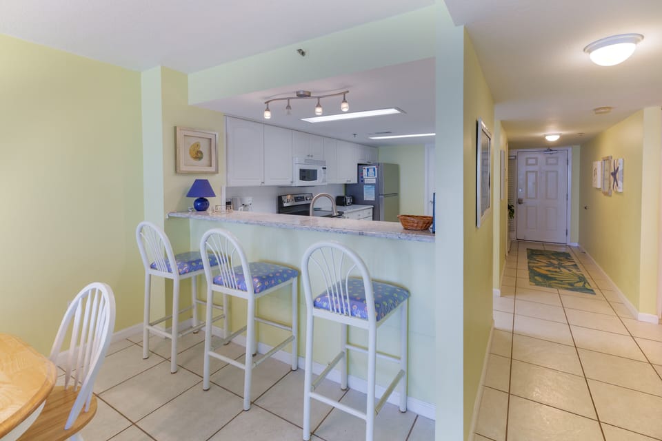 Kitchen Bar
