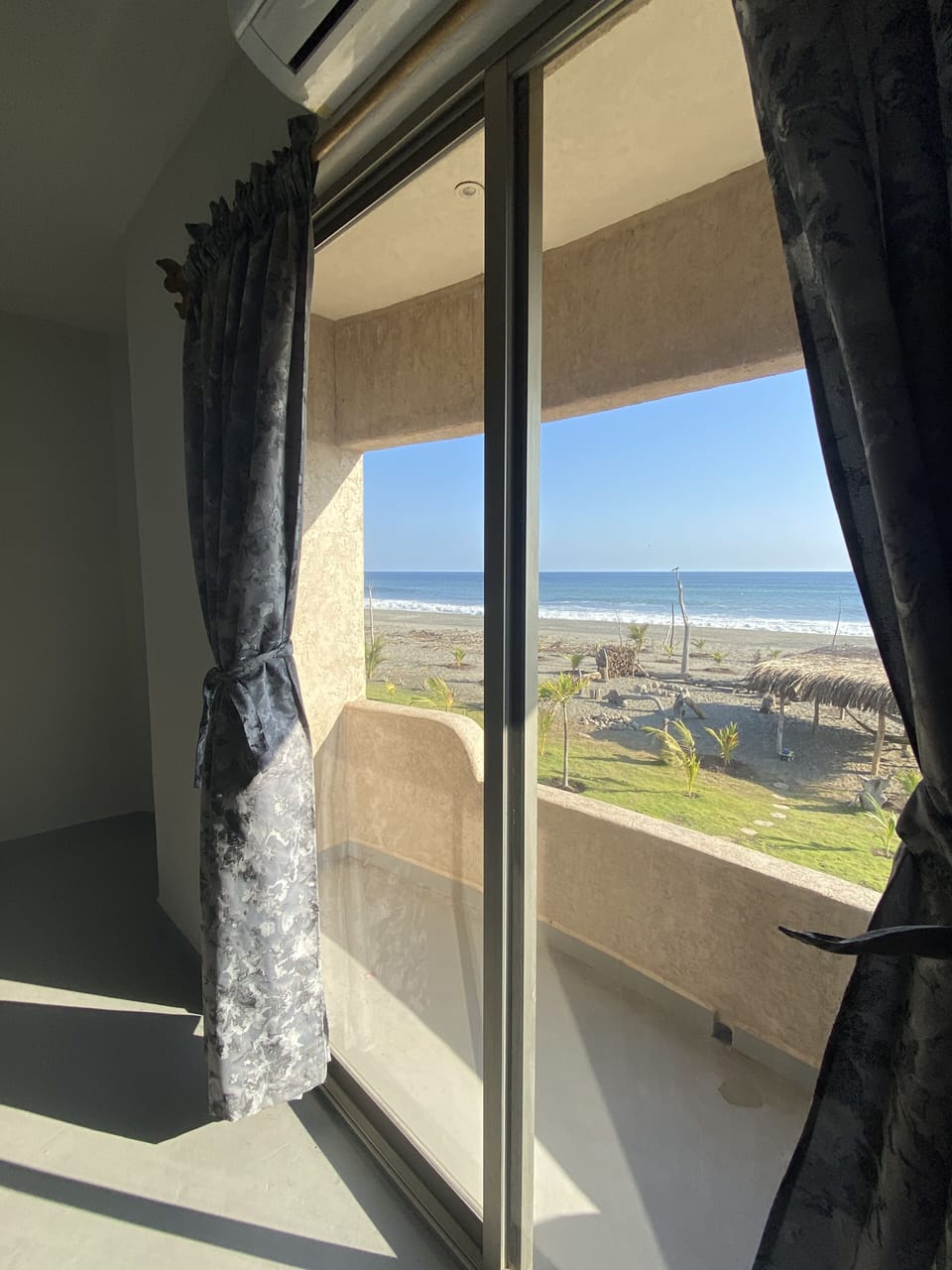 Ocean view from baloncy in the Tortuga Room
