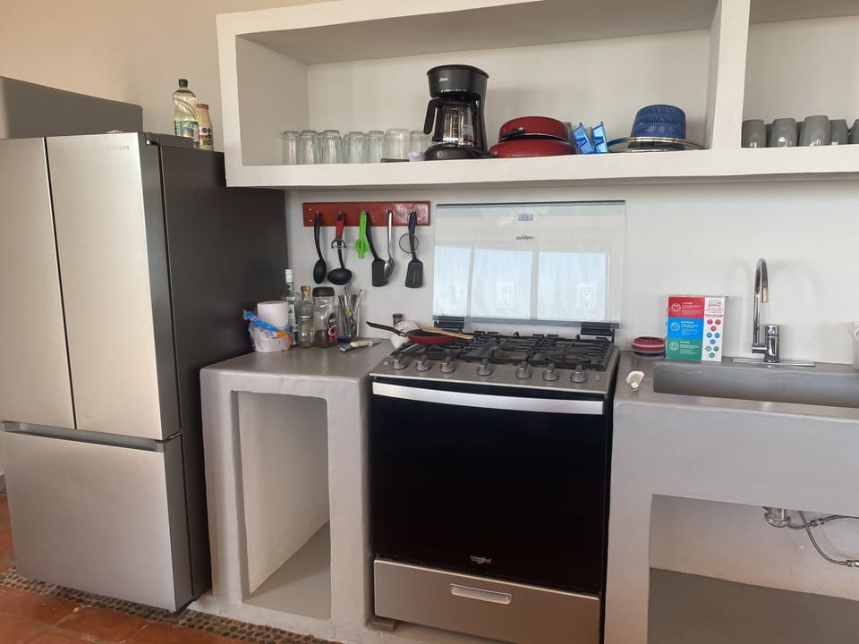 Multiple sinks & plentiful countertop space ready for you or your chef