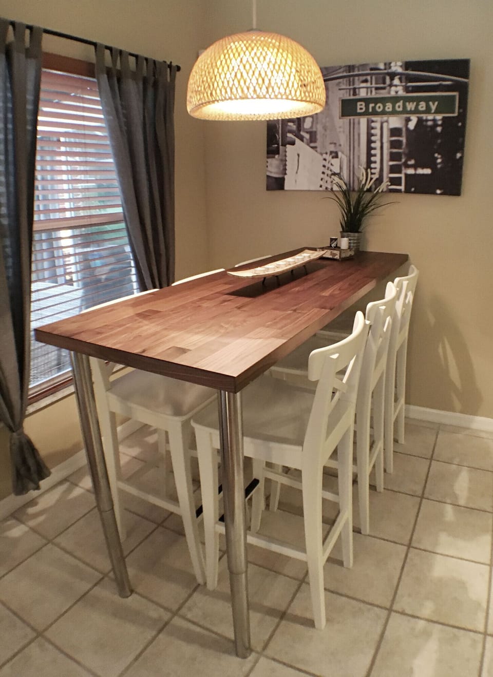 Second dinning area.