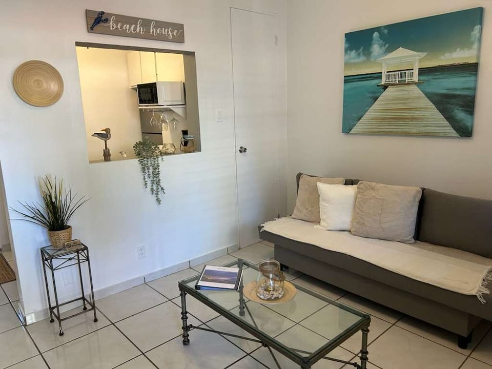 Living Room (looking at kitchen)