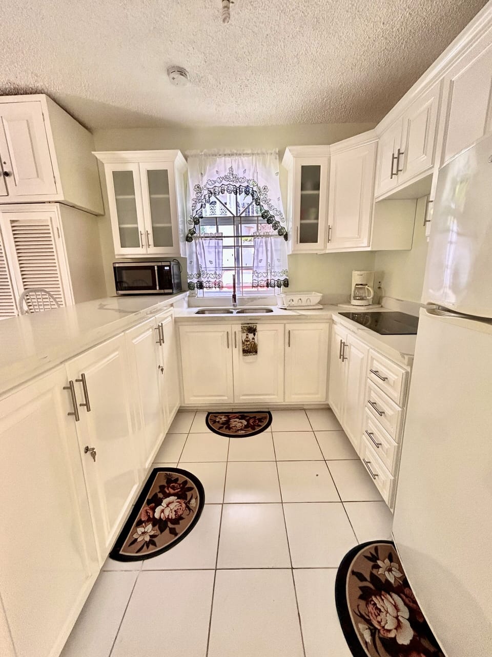 Newly Renovated Kitchen