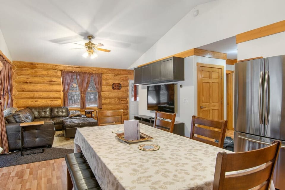 Eat in kitchen