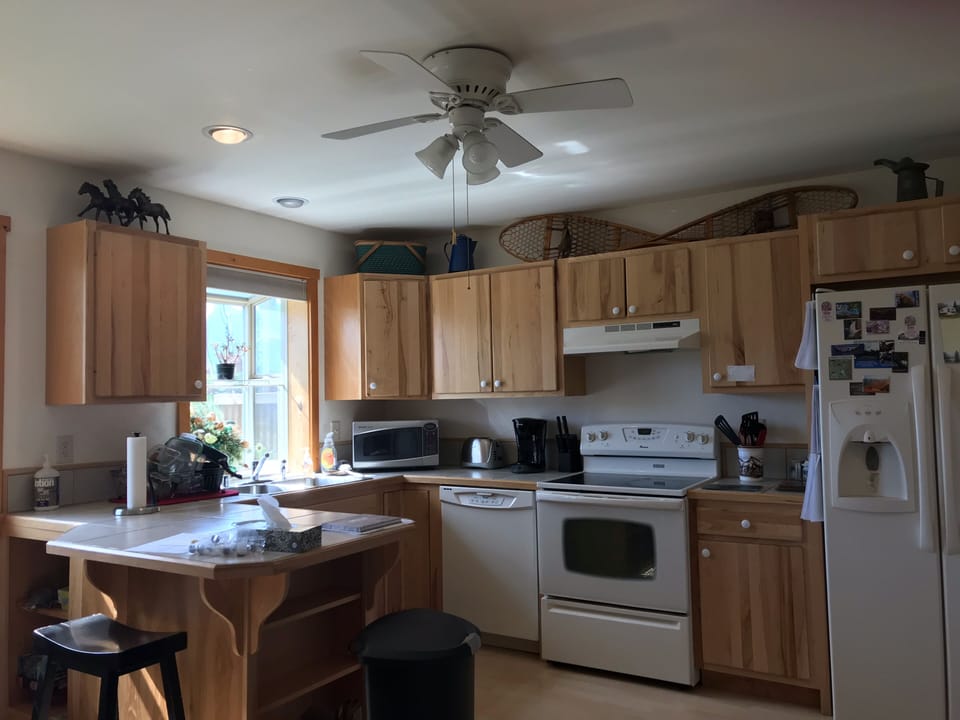 Kitchen cabinets with new knobs!