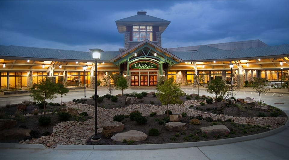 6 Minutes Away From The Leconte Center!