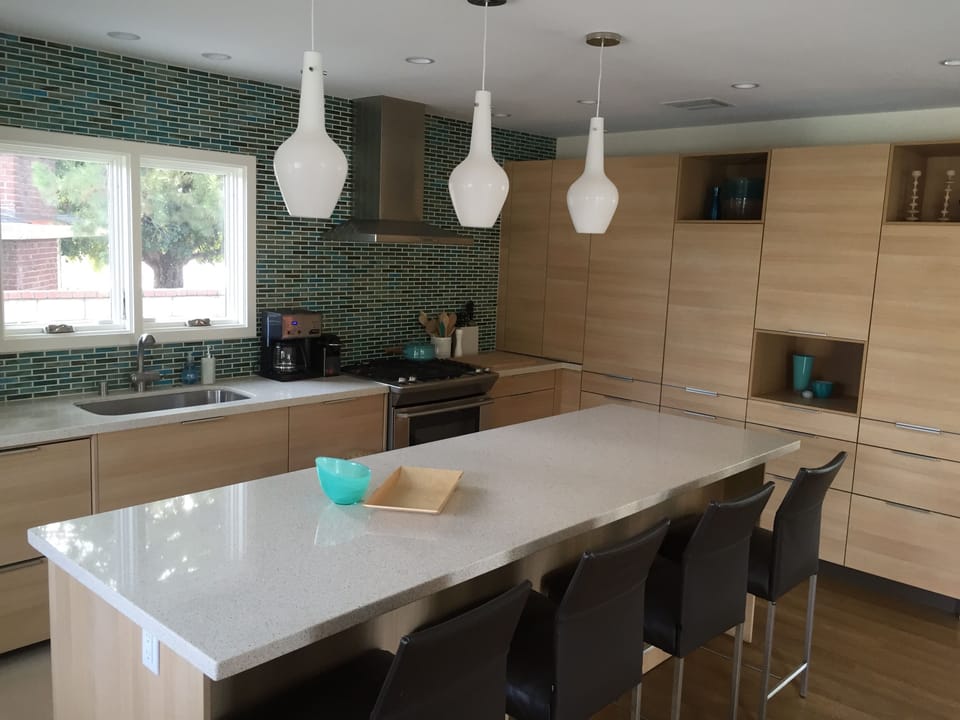 Beautiful eat in kitchen