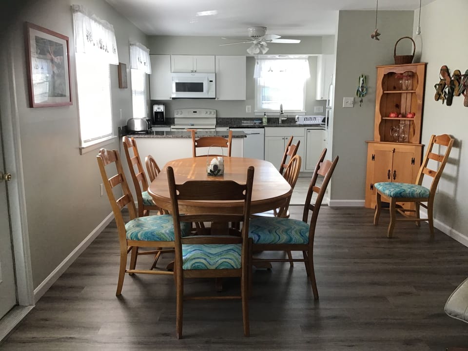 Spacious Dining area