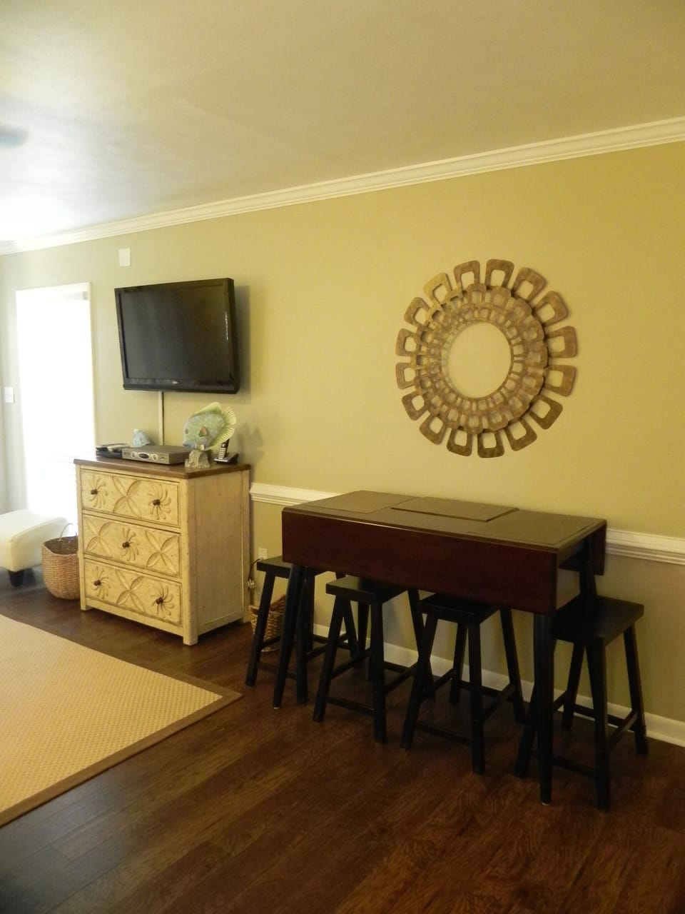 Dining in?  Just pull out the table and it's seating for six!