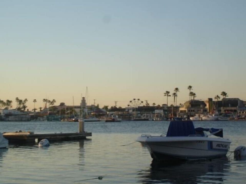 View across the Bay,at the end of street. Enjoy the Fun Zone use the 2 min ferry