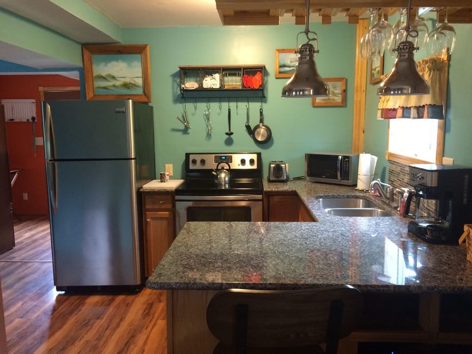 New granite counter top, new appliances, new flooring, and more
