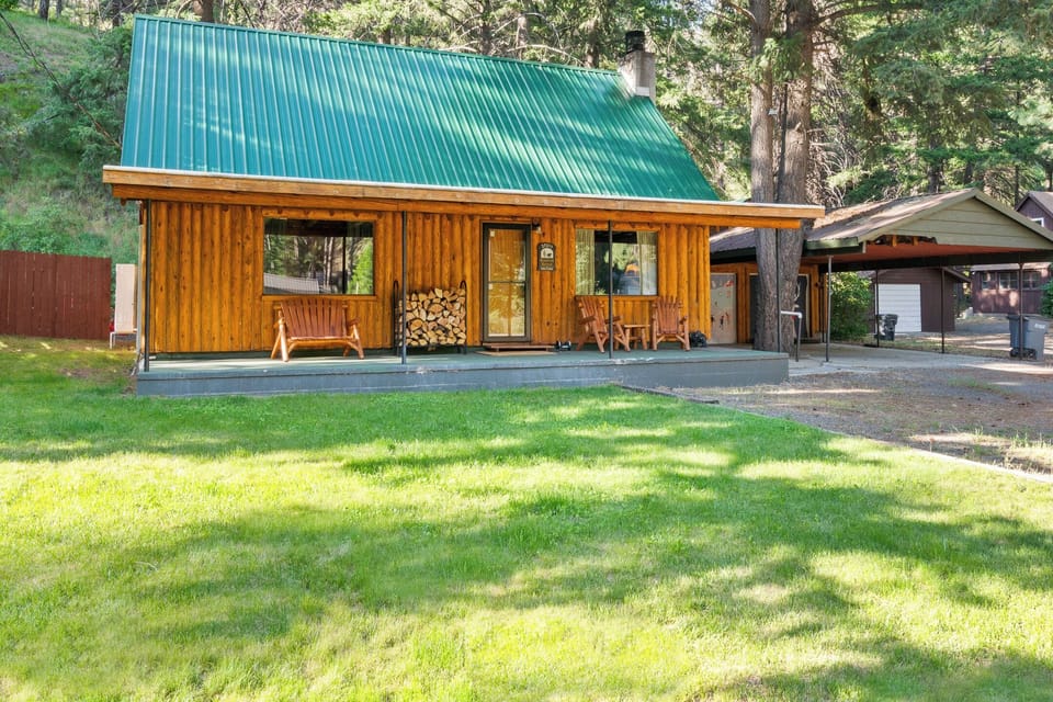 Drive up to your cabin getaway in the woods