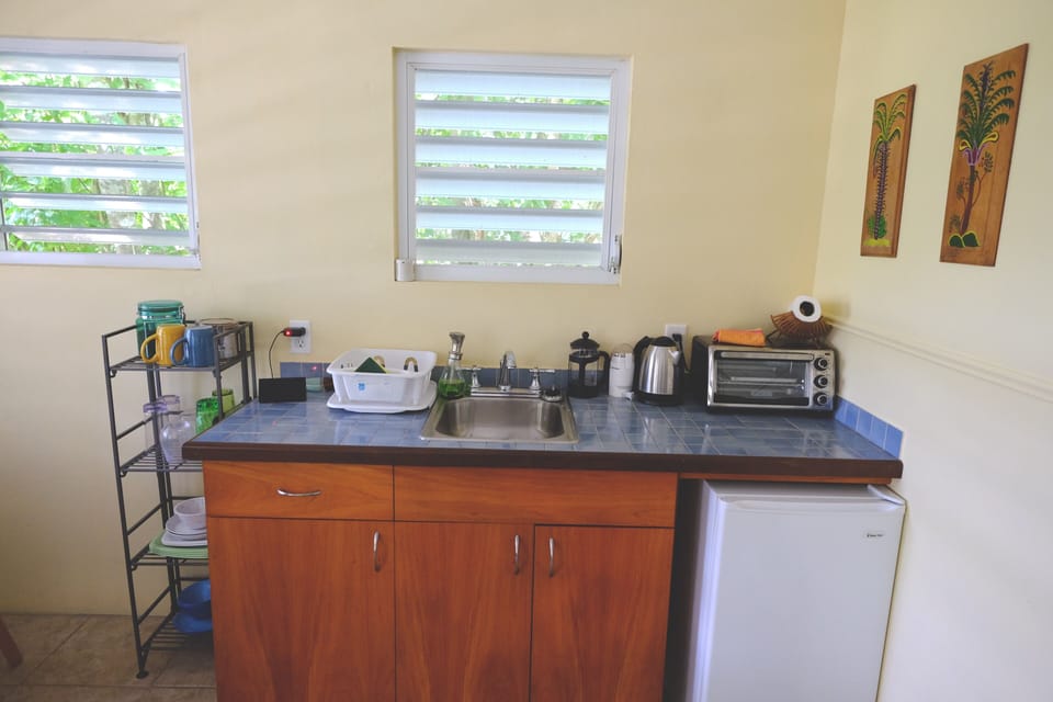 Casita Verde kitchenette