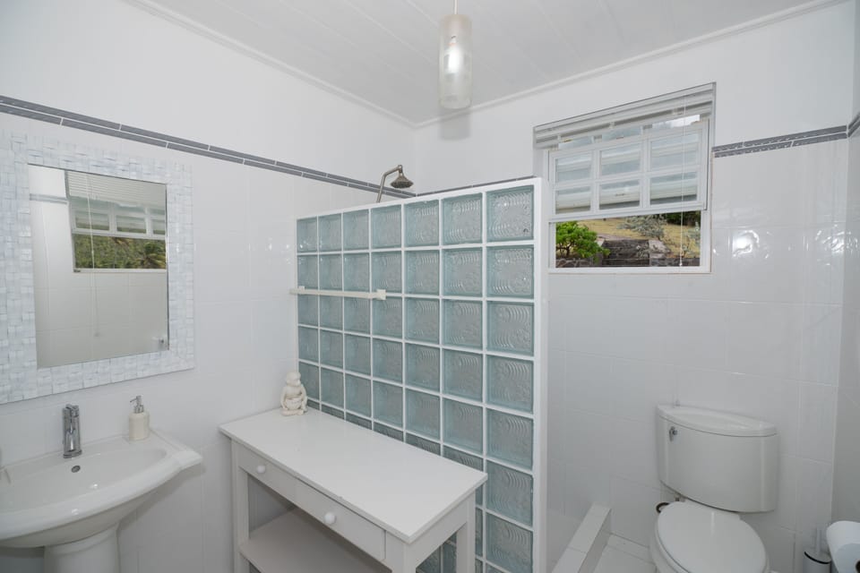 En-suite bathroom 