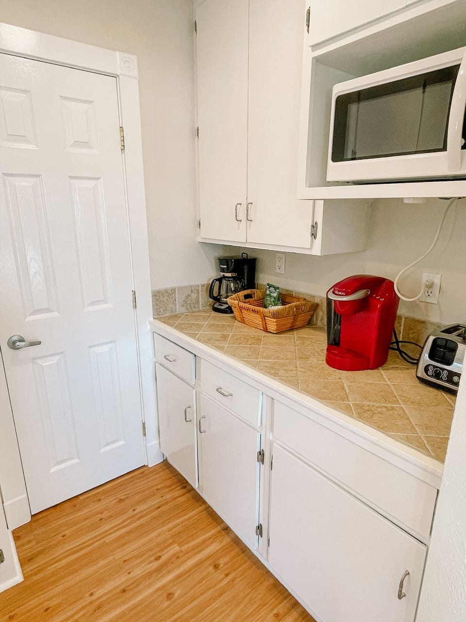 Keurig coffee maker and drip coffee maker, 4 slice toaster, and microwave 