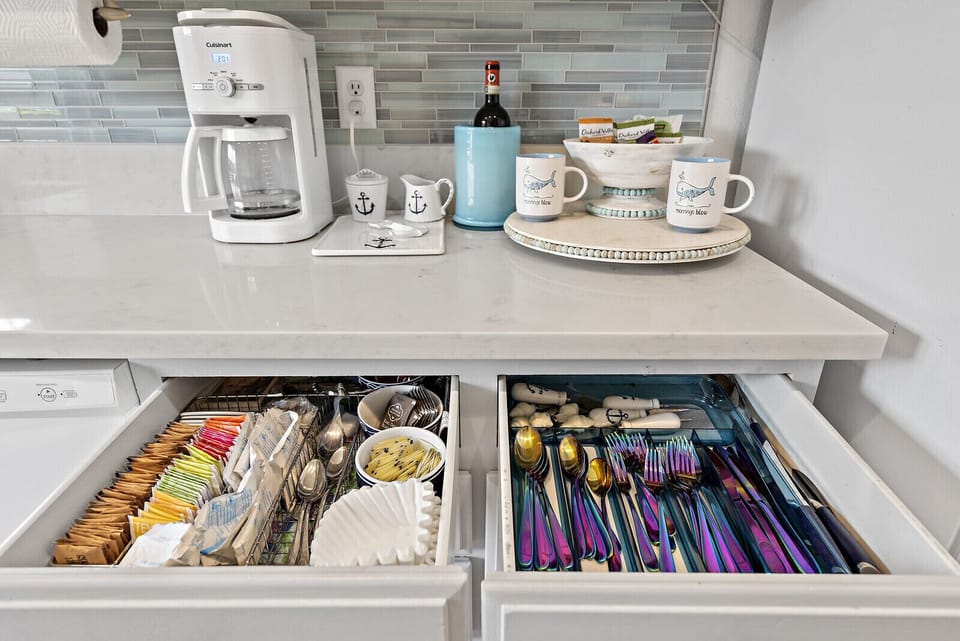 Coffee and tea station