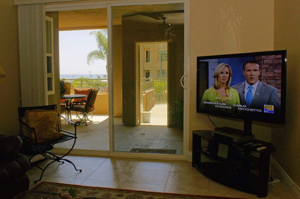 DOES NOT SHOW OUR NEW 75 INCH HGSMARTTV