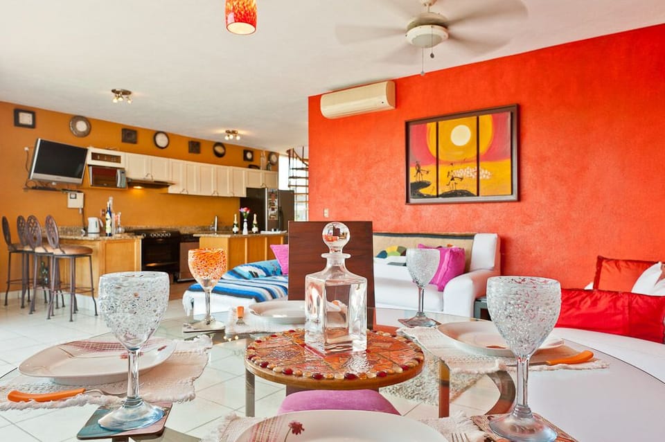 open plan fresh and bright colors full kitchen lots off space,,
