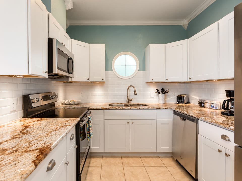 Fully stocked kitchen w/ all of the dishware, cookware and bakeware you'll need.