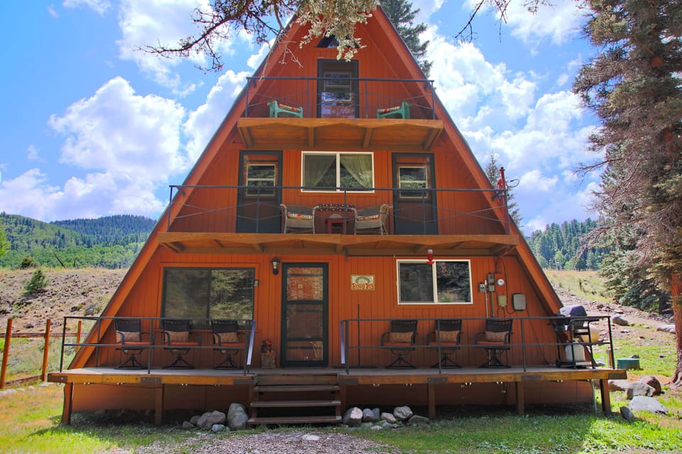 The Tipi is set in a valley, surrounded by breathtaking mountains! Welcome!