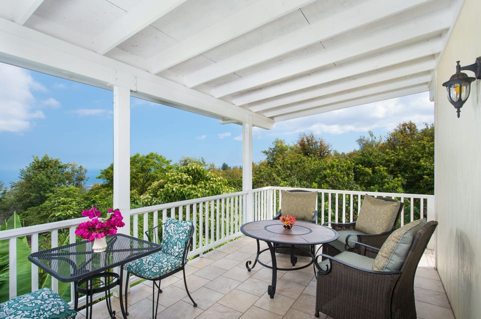 Breakfast and Watch Sunsets on Lanai