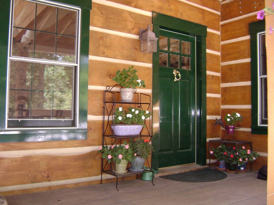 Side porch entrance---welcome home!
