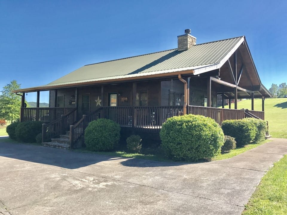 Cove Meadow Star - 2 bed, 2 bath with wrap around porch
