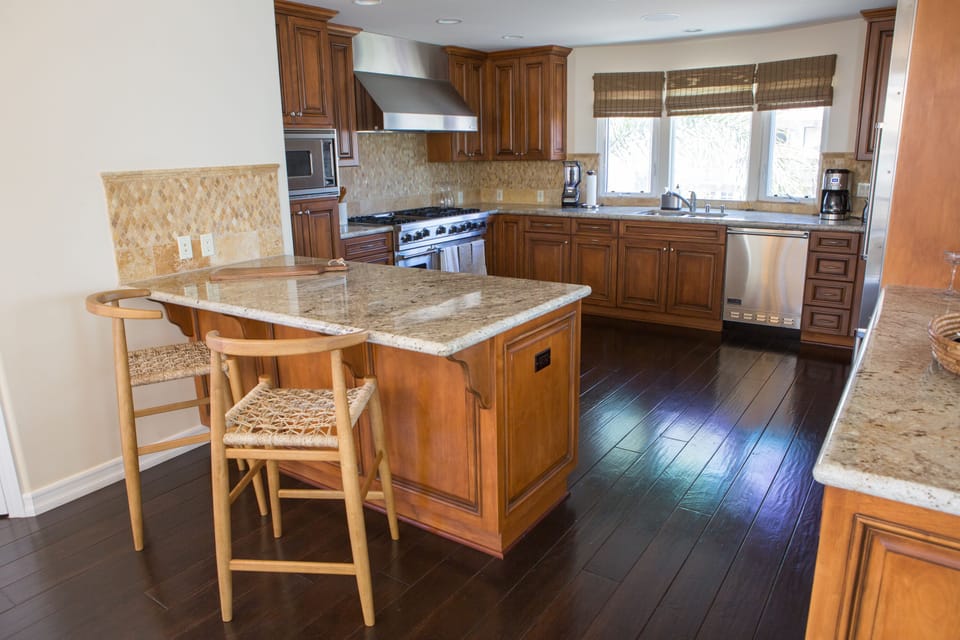 Kitchen + Breakfast counter
