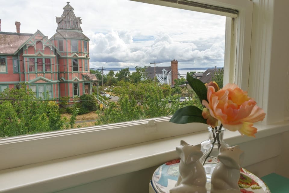 Tree tops, Ann Starett mansion and ferry boats.