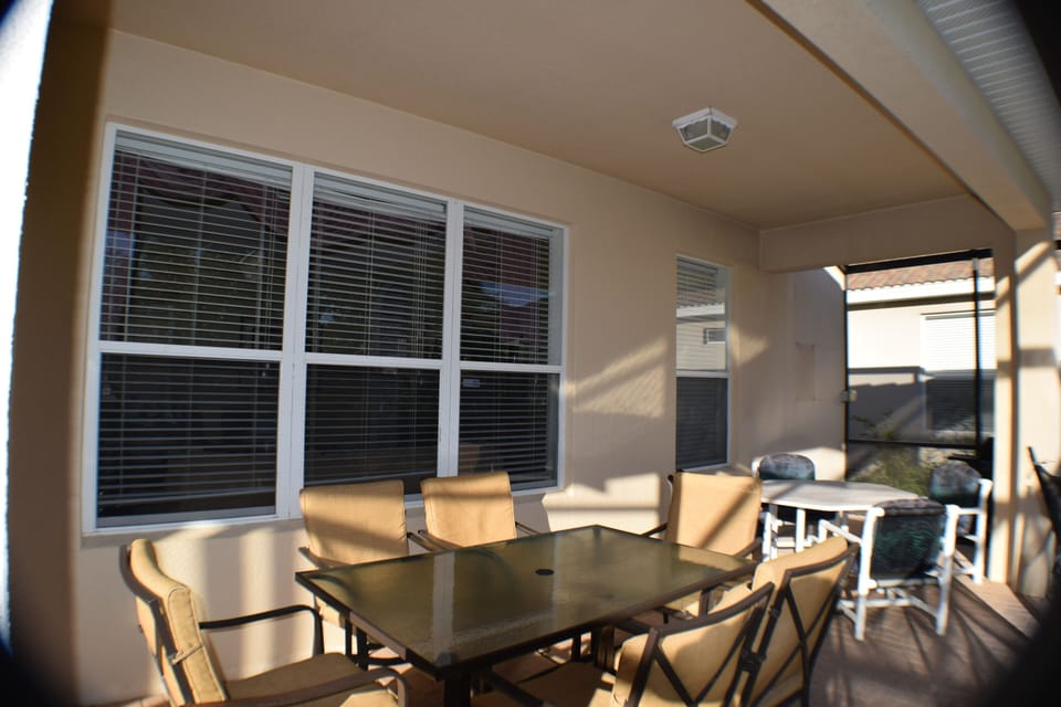 Plenty of outdoor seating for your outdoor dining 