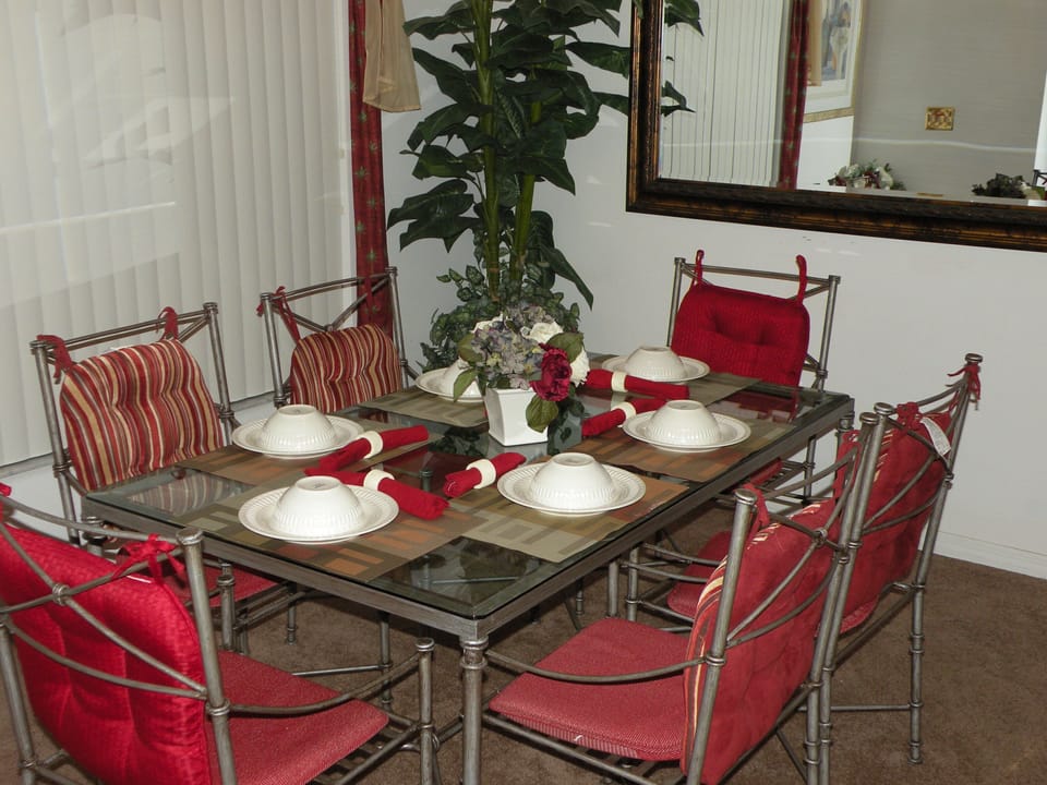 Formal Dining