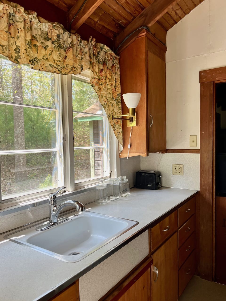 Sunny kitchen with mid-century styling
