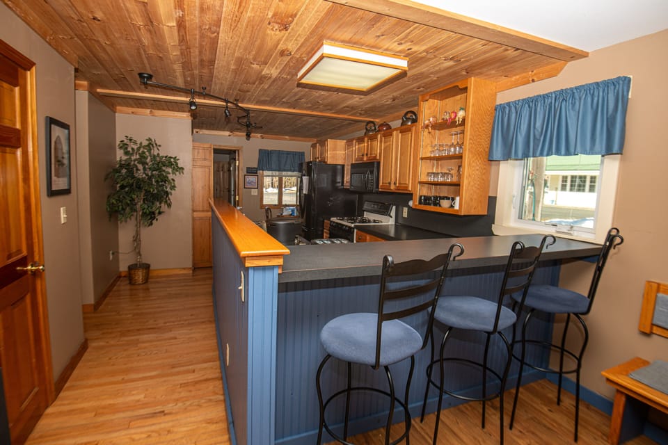 Kitchen bar