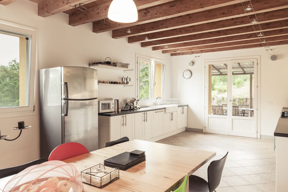 Fully equipped with range cooker & 2 oven, 2 f'freezer, toaster and m'wave.