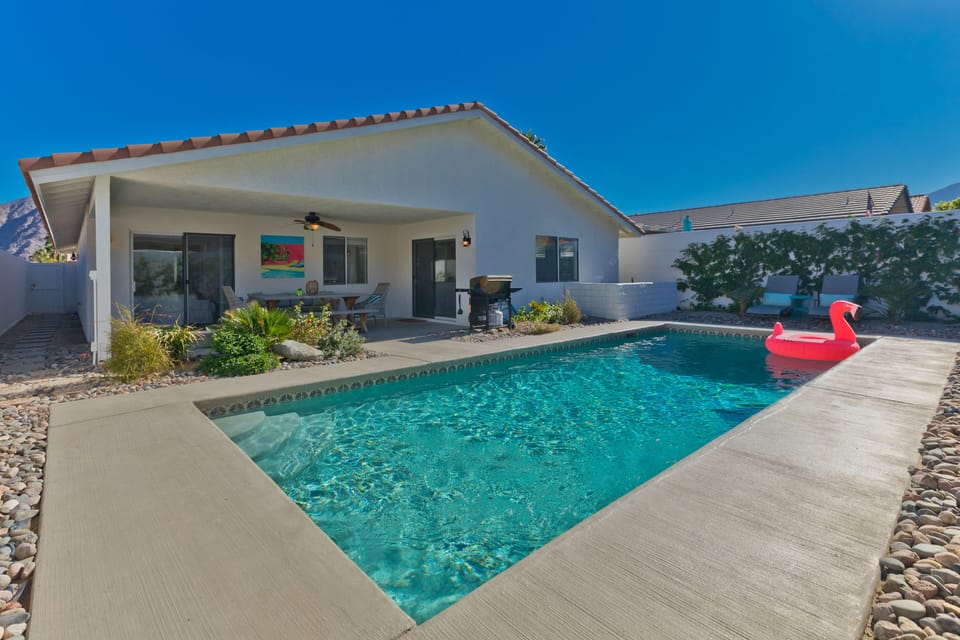 Beautiful Pool with Views
