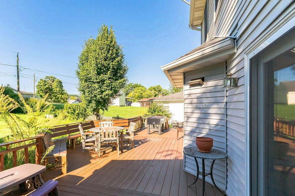 Relax on the treated wooden deck or stroll through the manicured tropic garden.