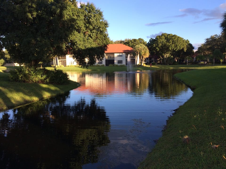 Shorewalk Lake