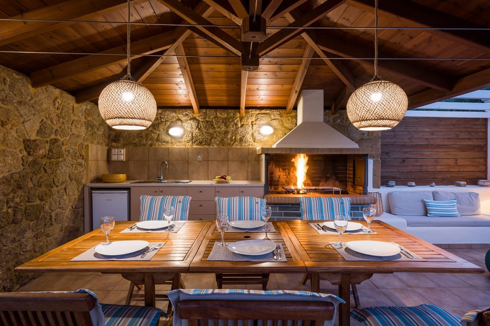 Full equipped Kitchenette for eating in the garden !