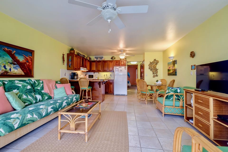 Living/dining area/kitchen