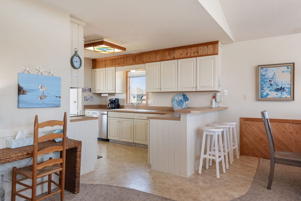 Fully stocked kitchen.