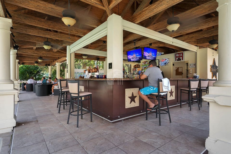 Poolside Bar and Lounge