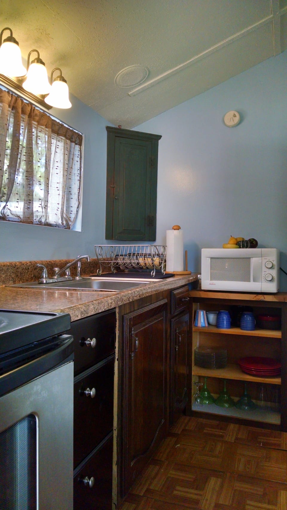 kitchen. Old setup.