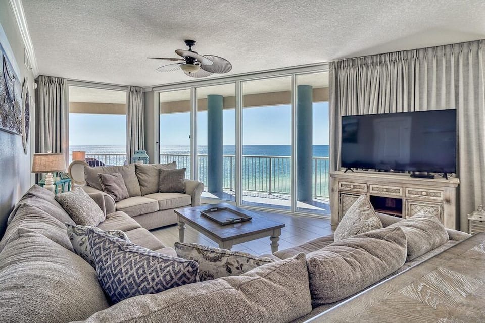 Awesome views and plenty of seating in living room area, New smart TV