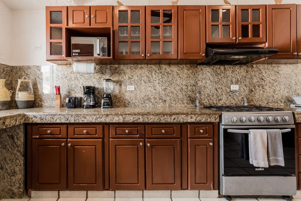 Full kitchen