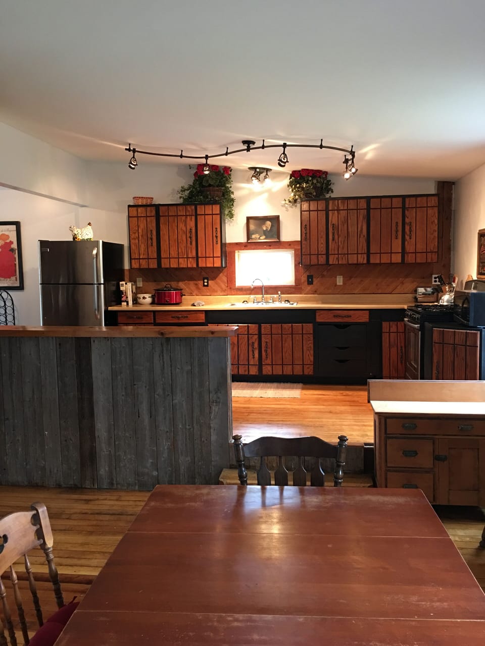 Roomy kitchen in the former altar area.