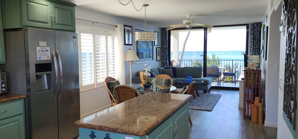 Welcome to your vacation paradise. View of Pacific Ocean is immediate upon entry